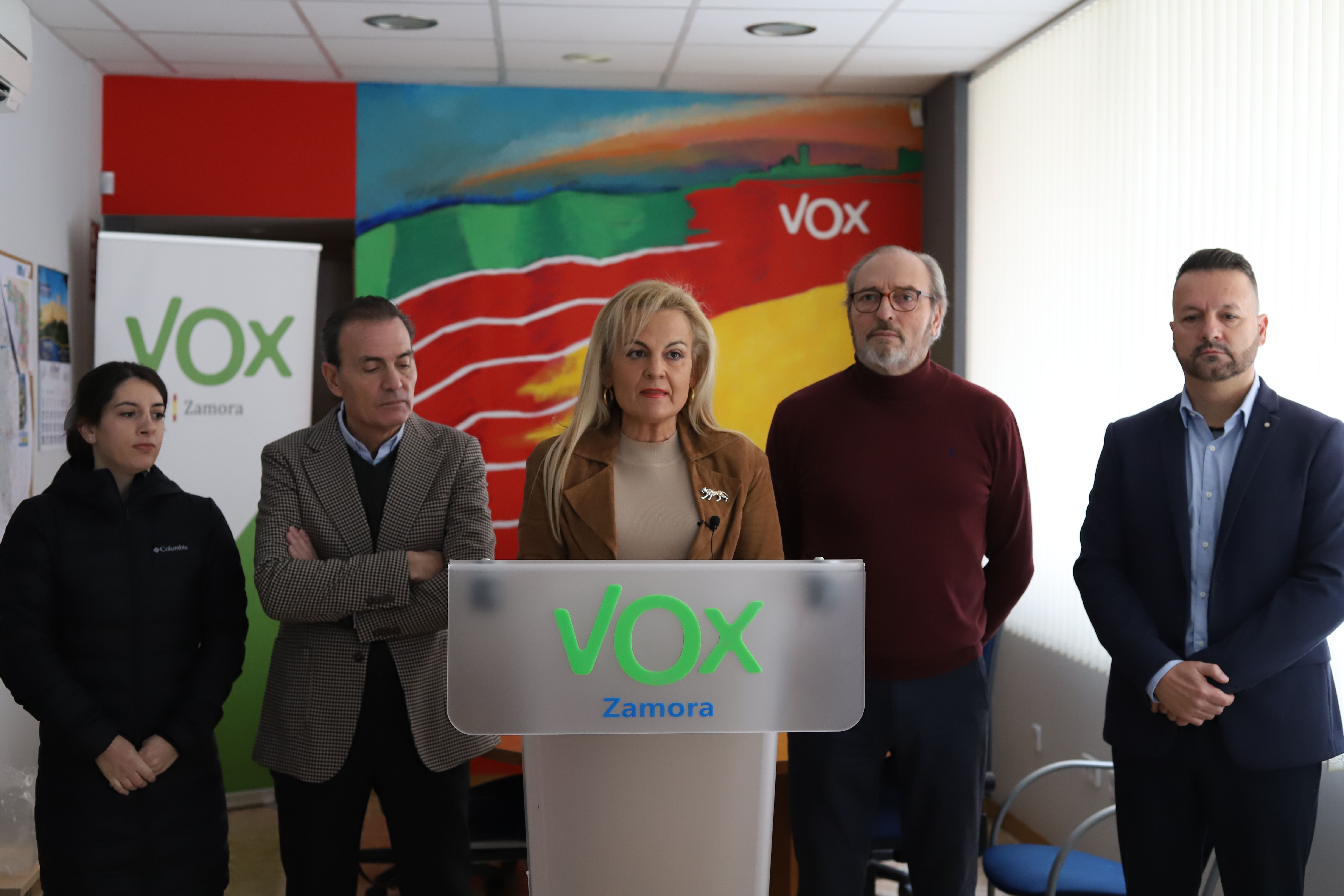 La procuradora de Vox por Zamora se une a la oposición en las Cortes y