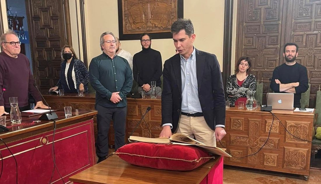 Ángel Carlos Herrero toma posesión como nuevo concejal del Partido