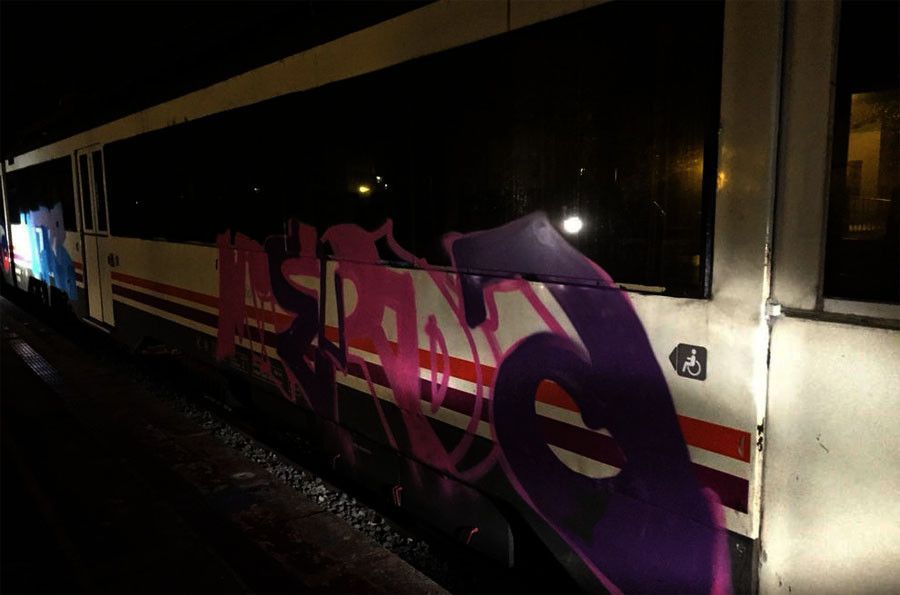 El vandalismo grafitero en los trenes de Renfe generó un coste de 25