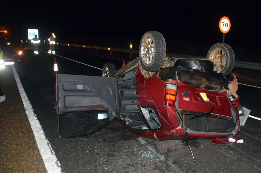 Un Accidente En La N Se Salda Con El Aparatoso Vuelco De Un Veh Culo