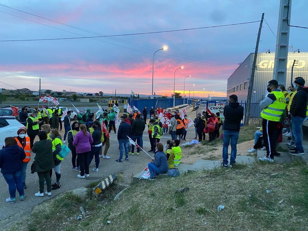 Trabajadores del grupo Siro durante una de sus jornadas de protesta. Archivo