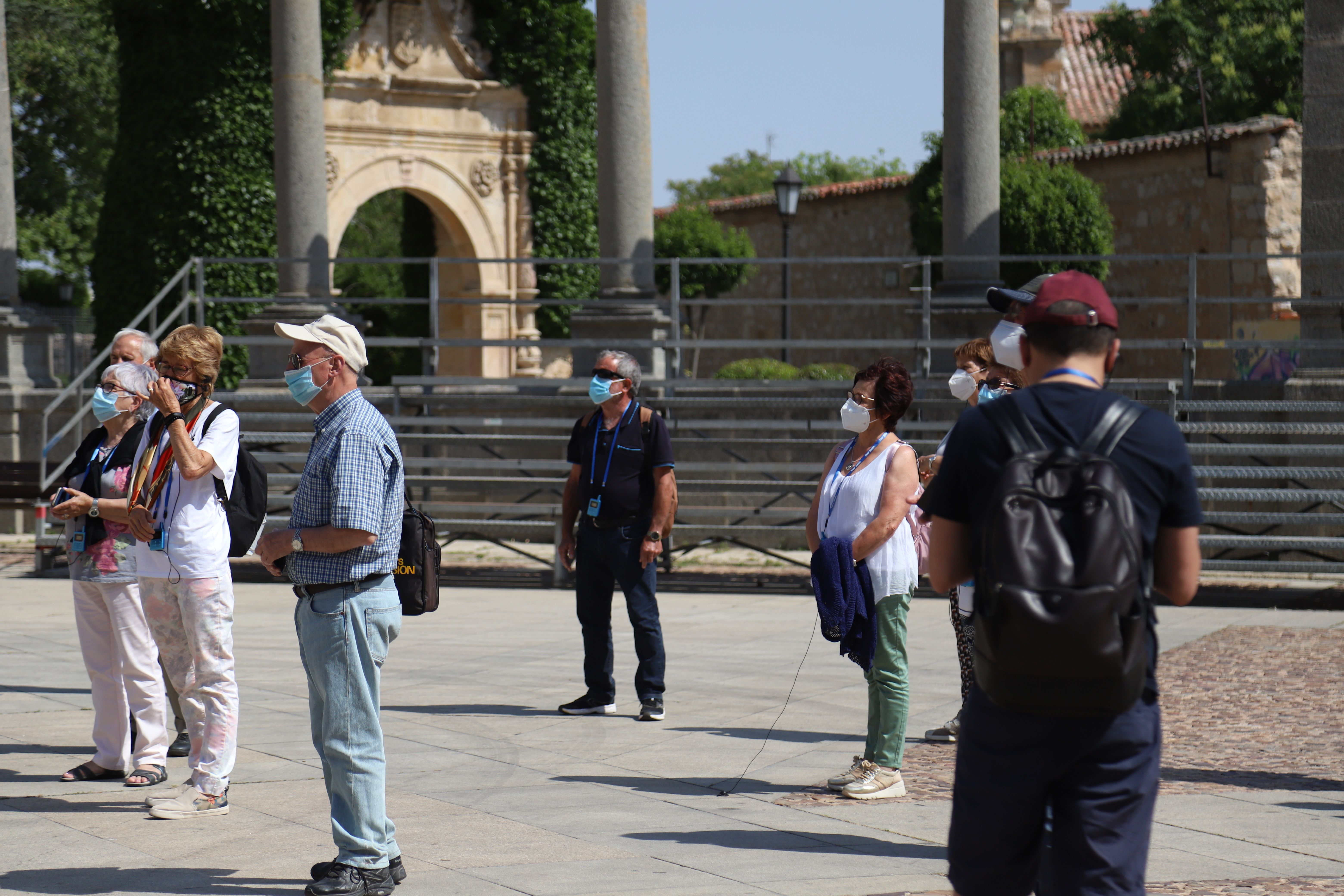 Turistas en la Plaza de la Catedral.