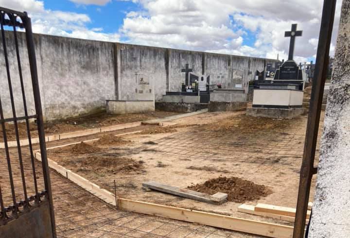 Obras en el cementerio de Cerecinos del Carrizal