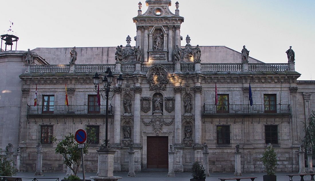 Universidad Fachada de Valladolid | Fotografía de Wikipedia