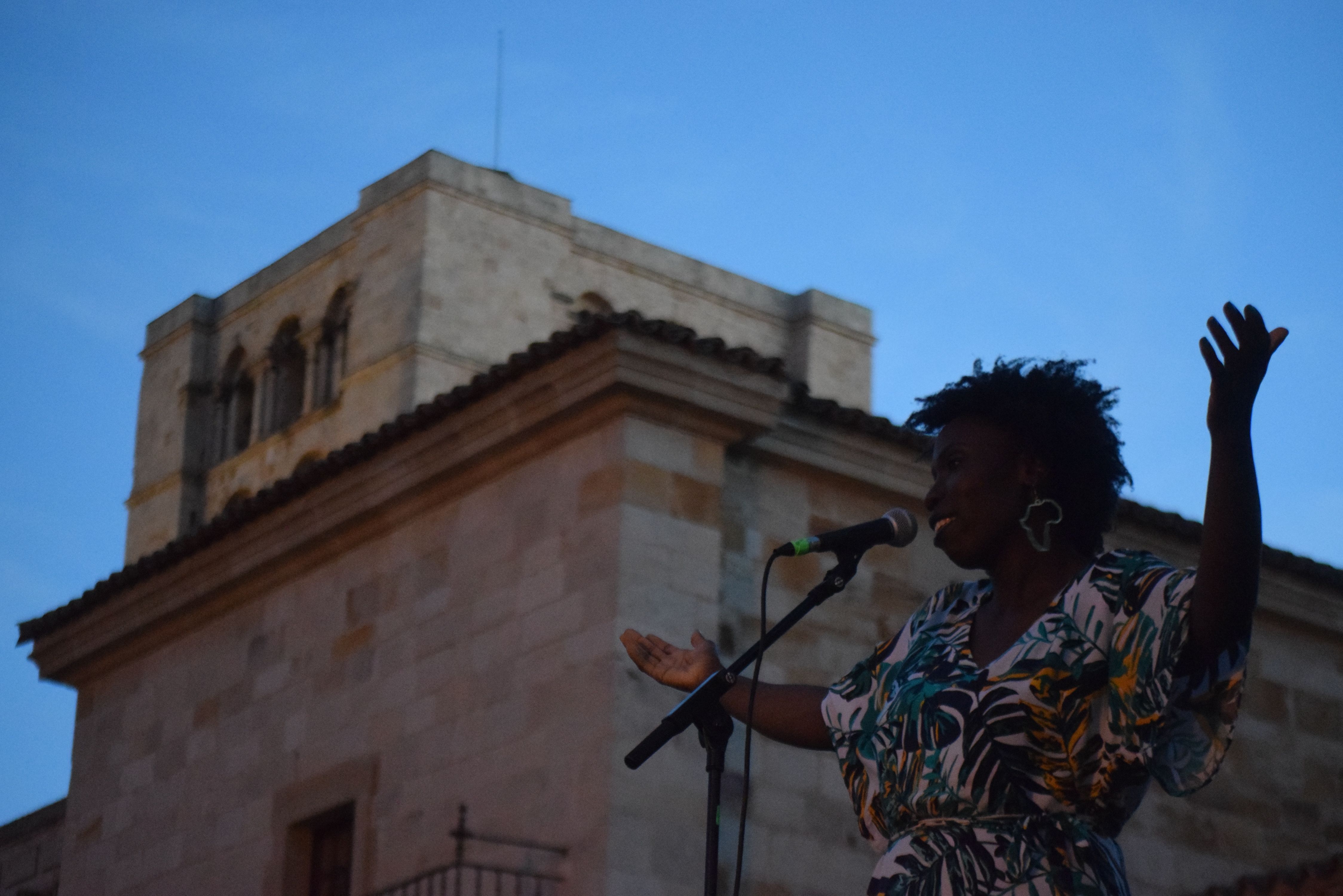 La cantante de Freedonia en la Catedral