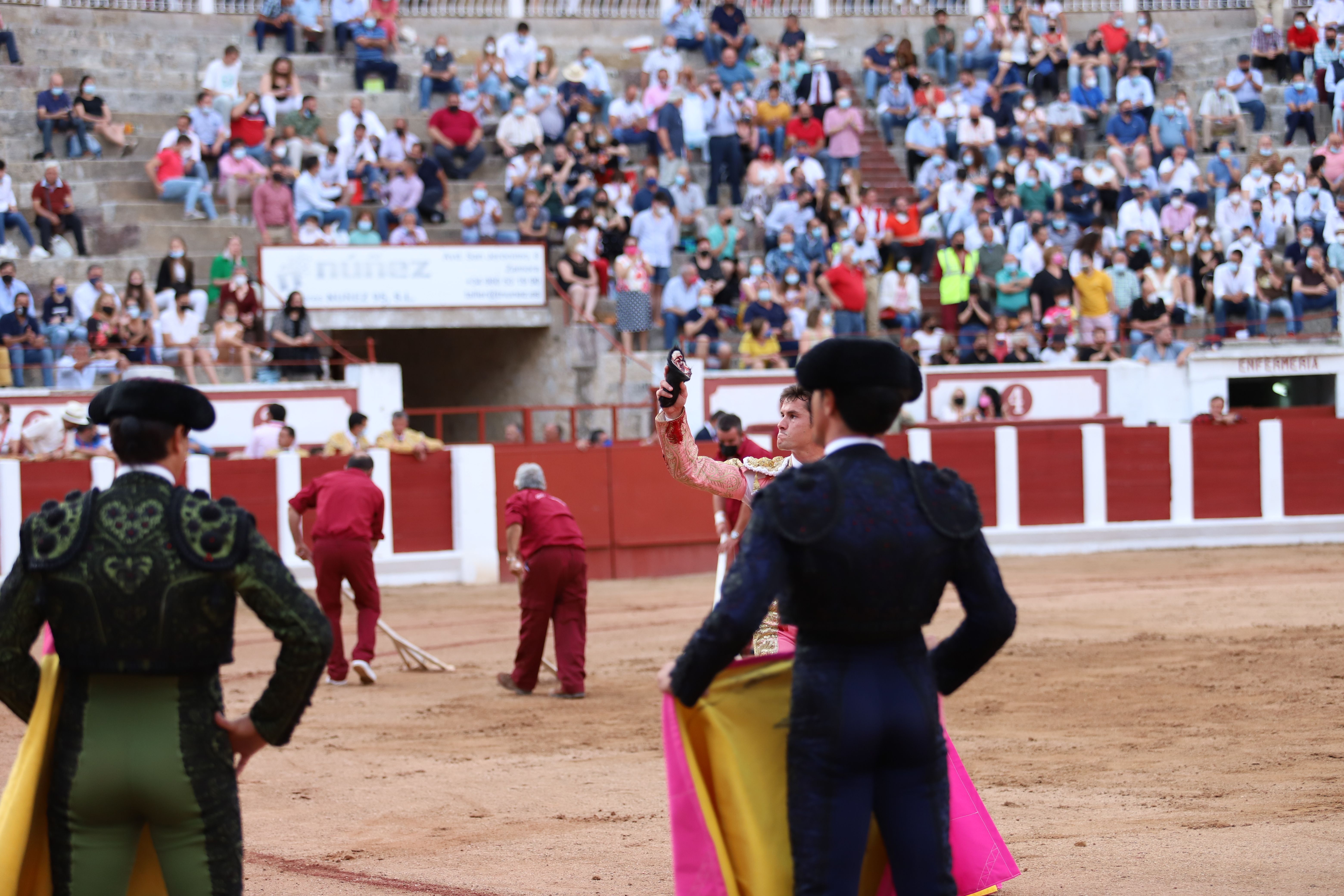 Roca Rey, Pablo Aguado y Daniel Luque en Zamora (2)