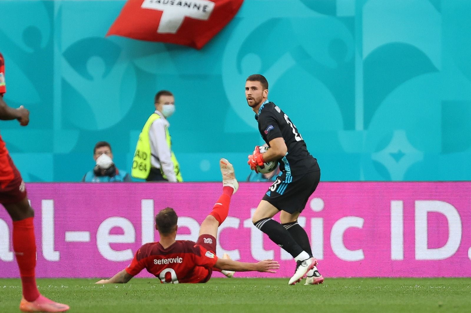 Unai Simón en un partido contra Suiza