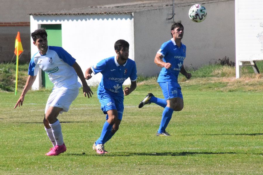 Chechi y Álvaro de la Iglesia en un duelo del Villaralbo