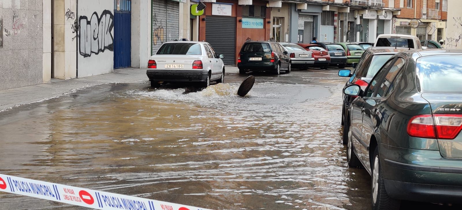 Reventón de una tubería en Campo de Marte