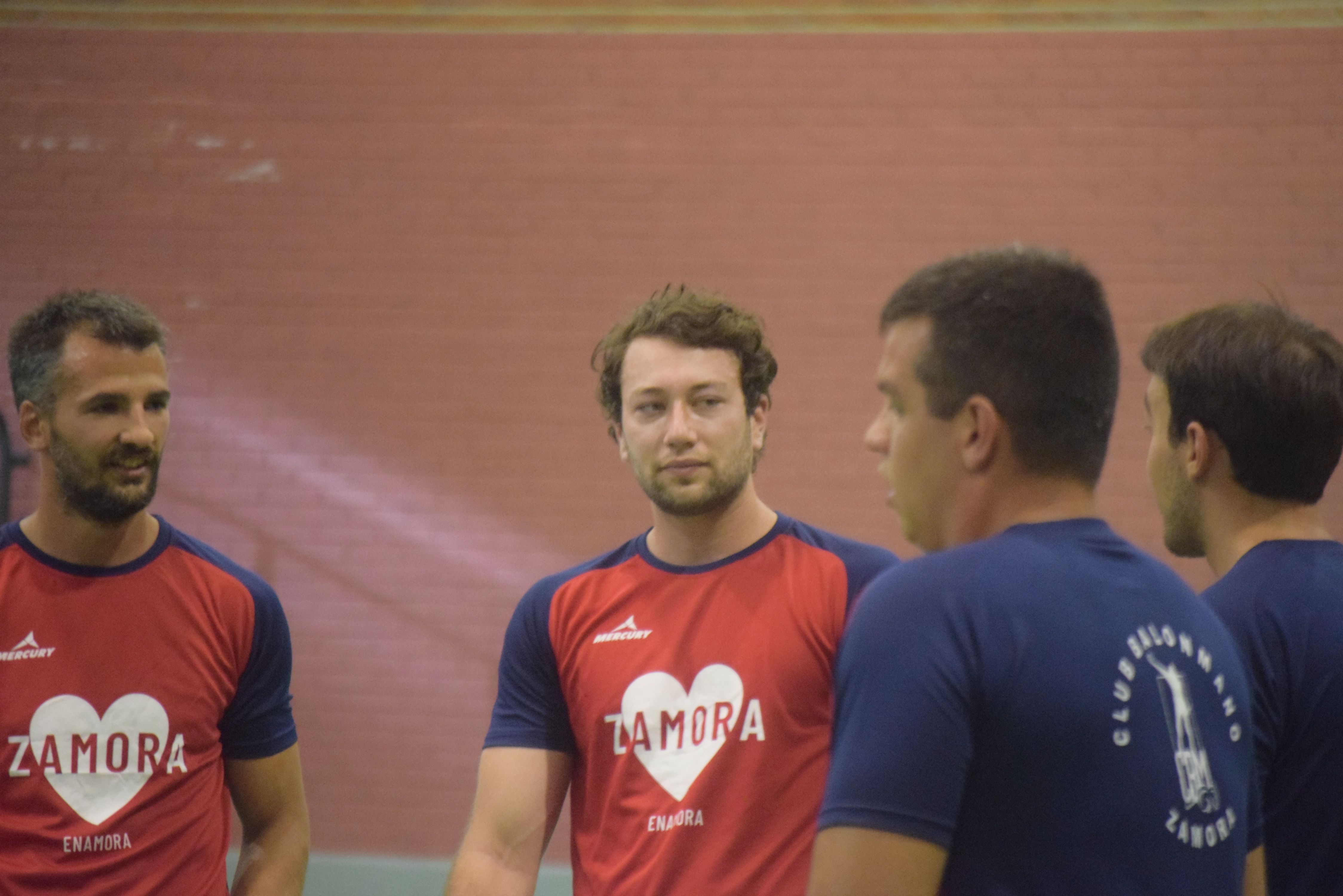 Guille, Raúl Maide, Andrés y Maga en un momento del entrenamiento.