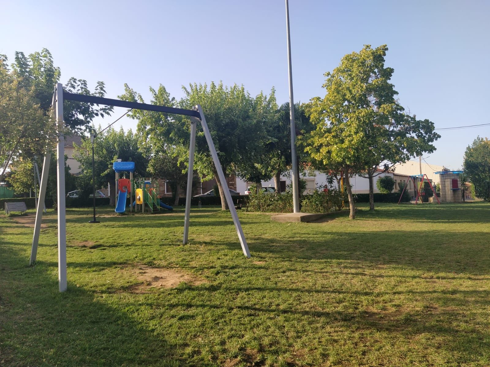 Parque infantil de Tábara