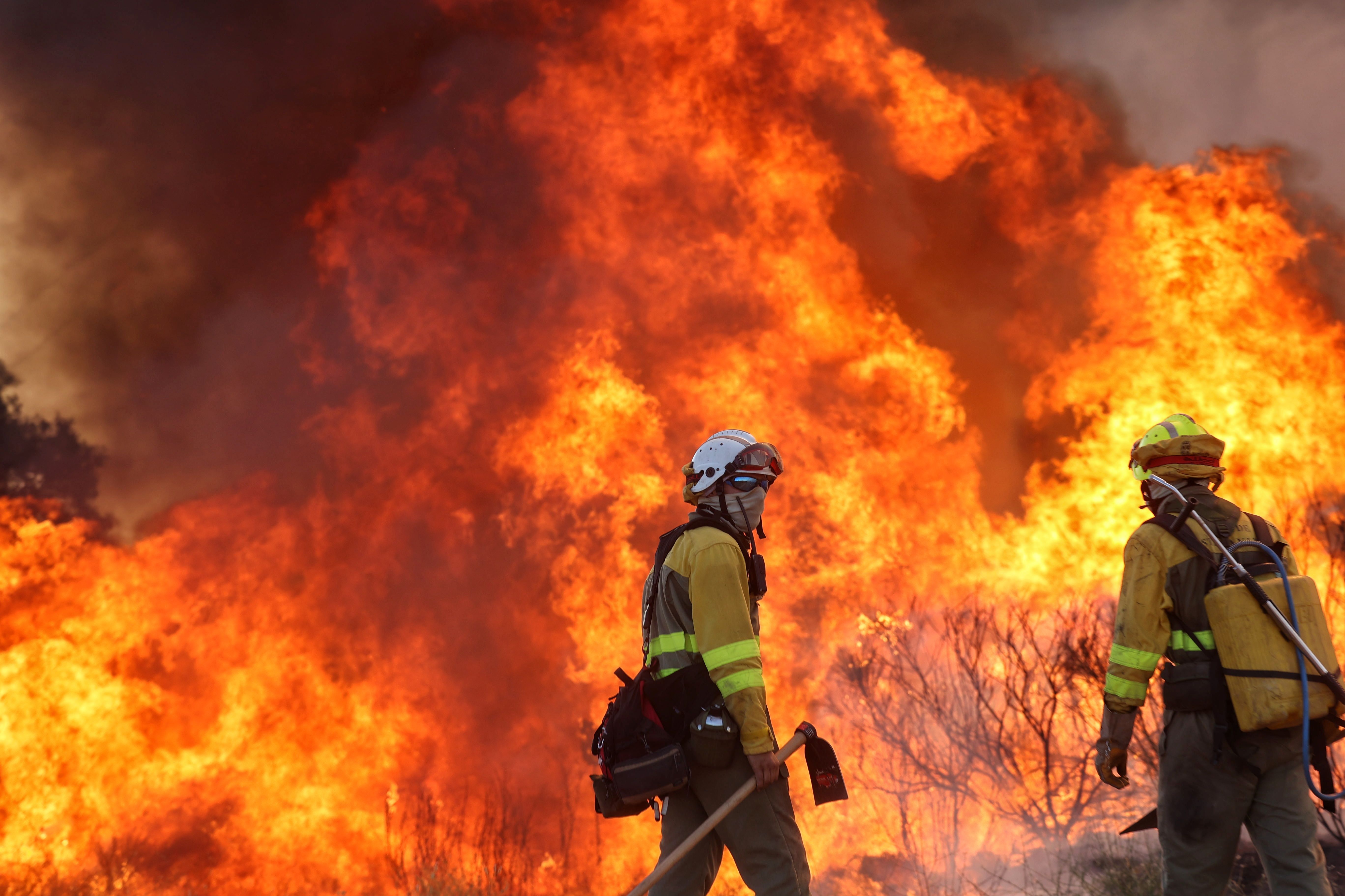 Vicente  ICAL  Declarado de nivel 1 un incendio en San Felices de Gallegos