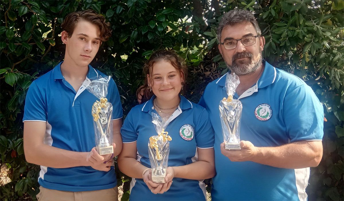 Los zamoranos posan con los trofeos