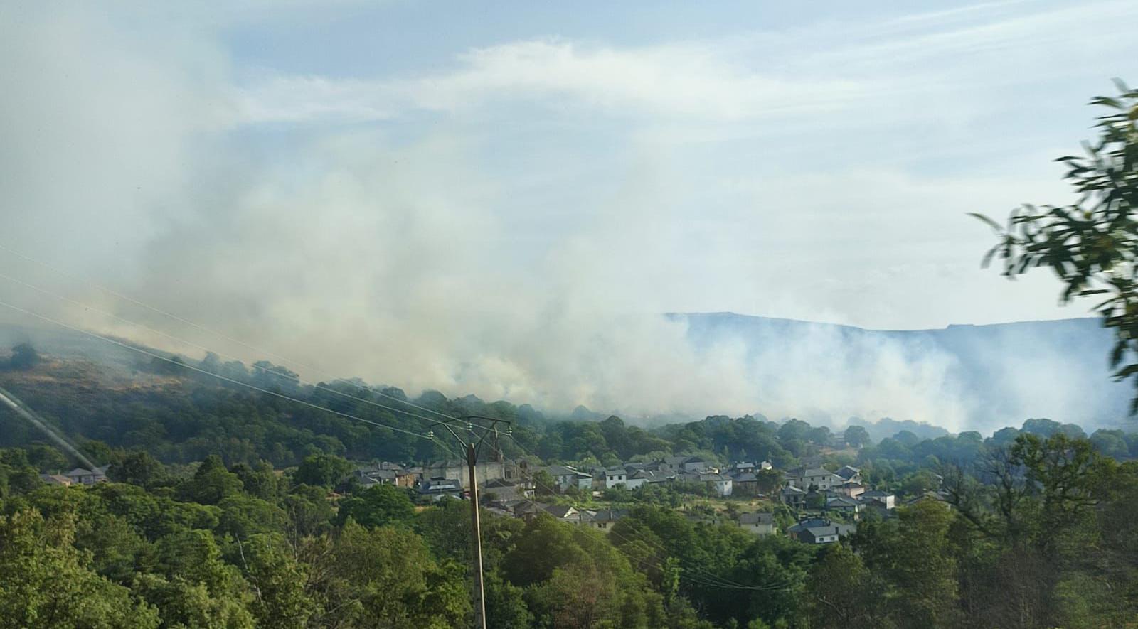 El fuego cerca de Hermisende