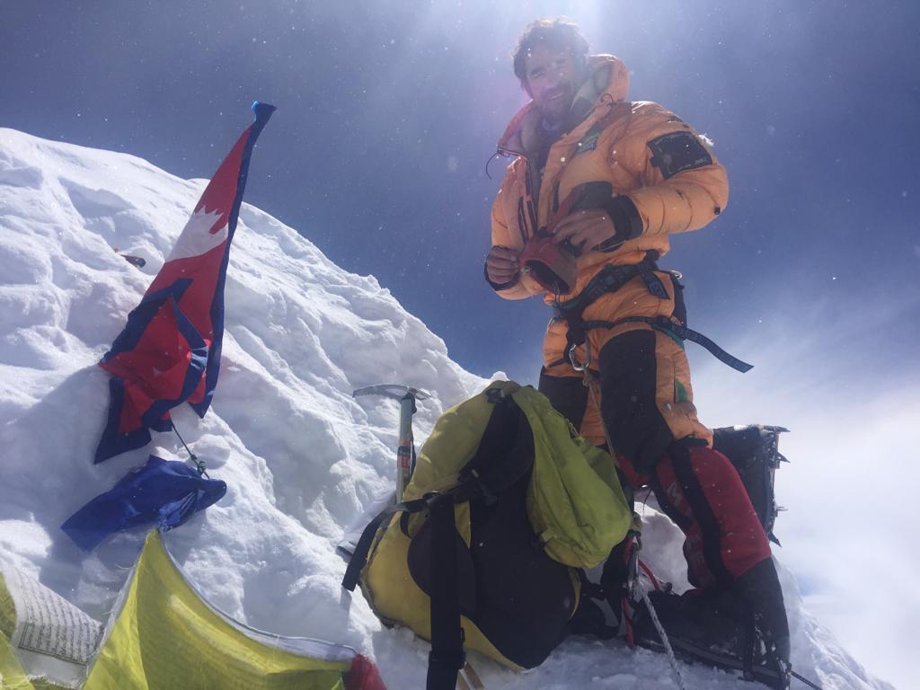 Martín Ramos en la cumbre del Manalsu