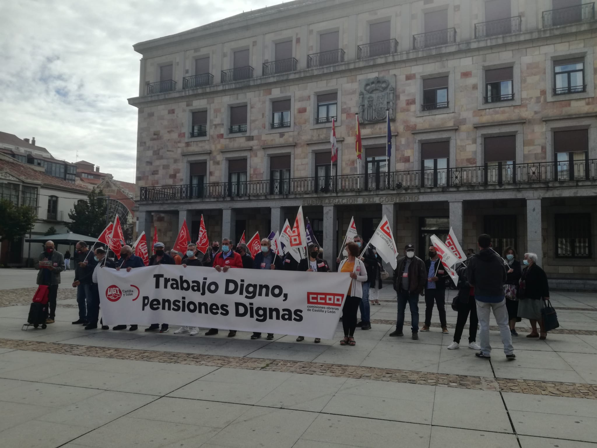 Manifestación de los sindicatos por el Día del Mayor