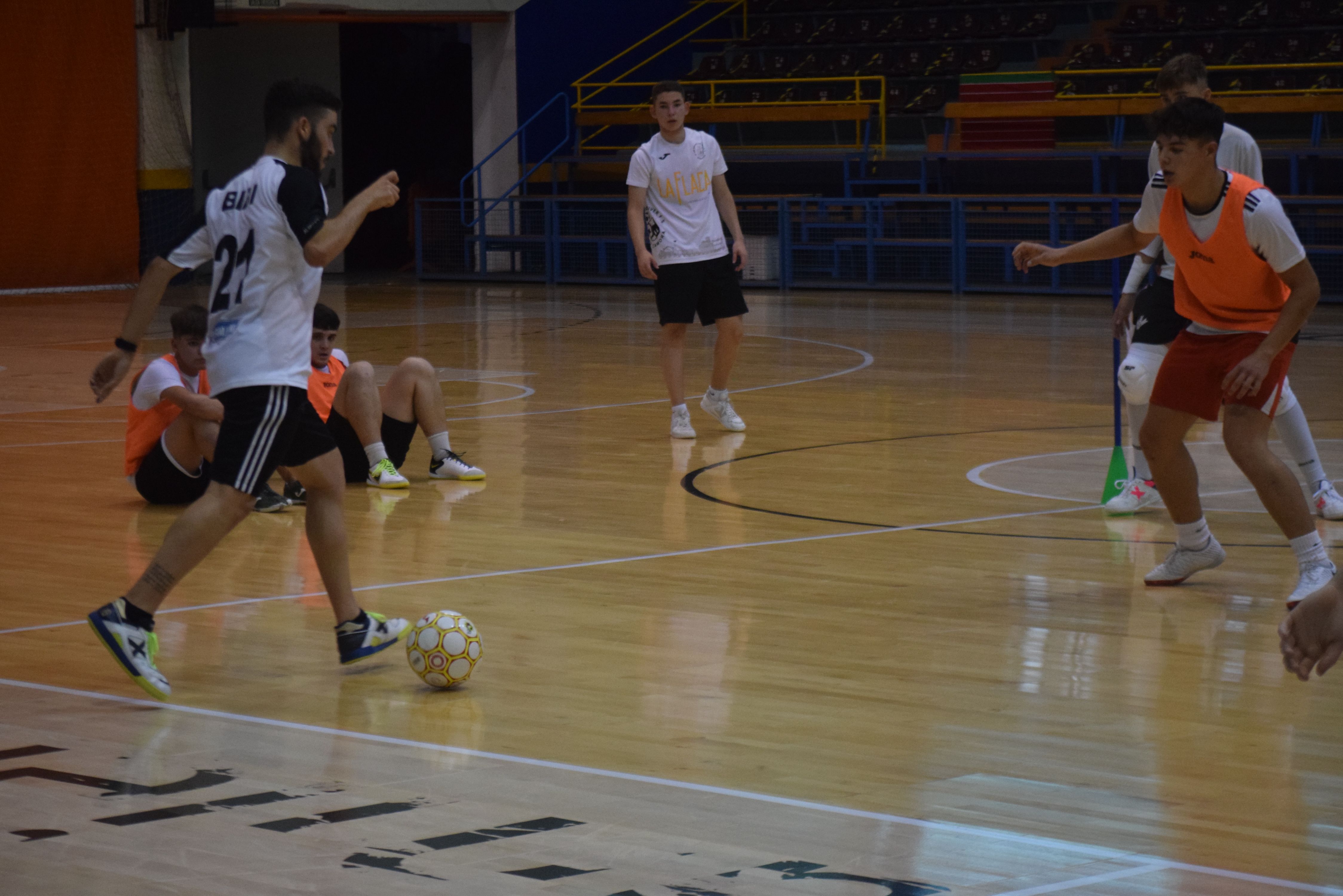 Un momento del entrenamiento del juvenil del River