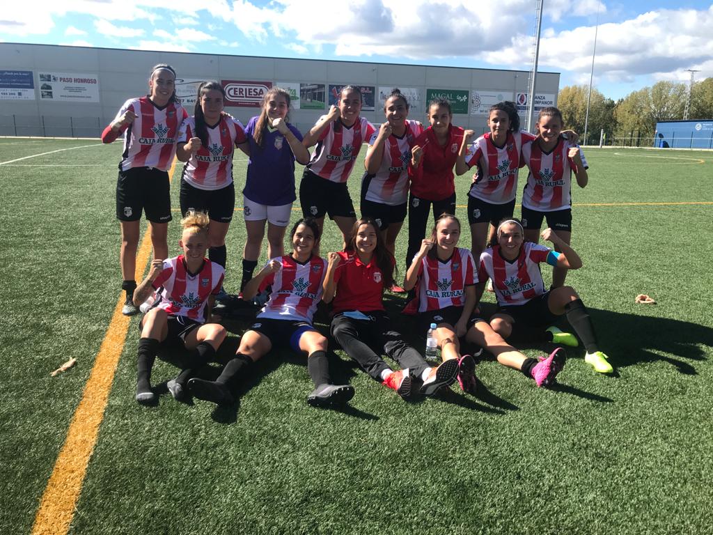 Las jugadoras del ZCF Amigos del Duero celebran el triunfo