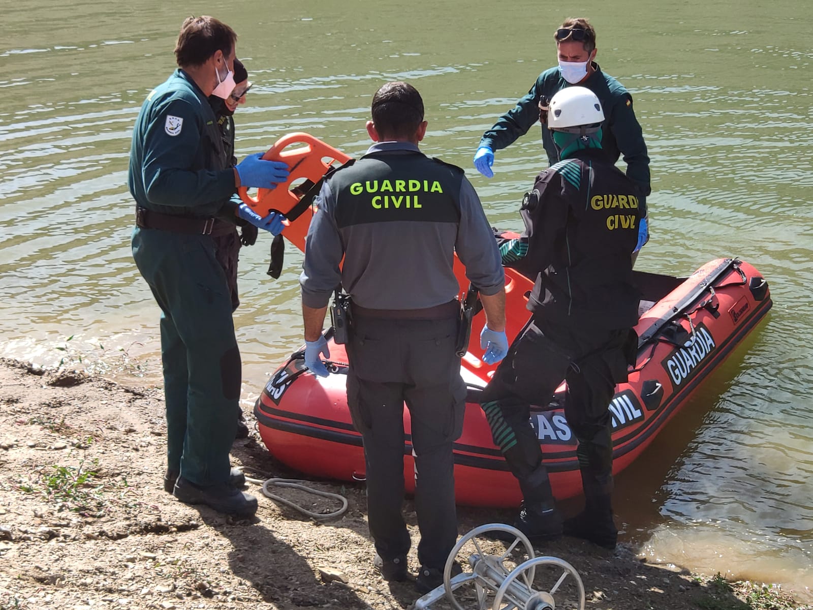 Imagen de un rescate en el agua. Guardia Civil