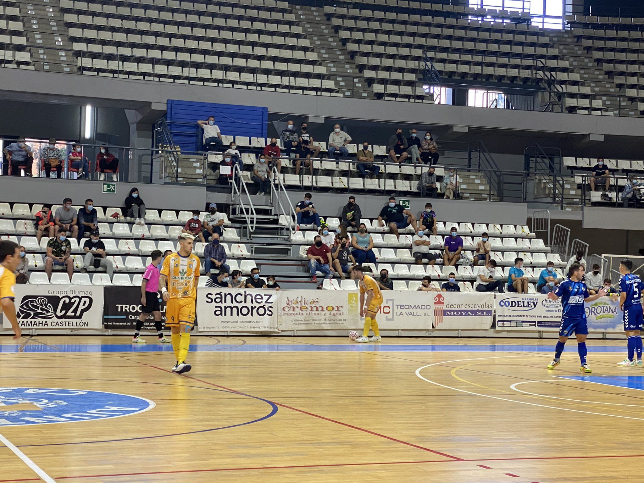 Instante del encuentro entre el Bisontes Castellón FS y el Atlético Benavente. Foto: Bisontes Castellón FS