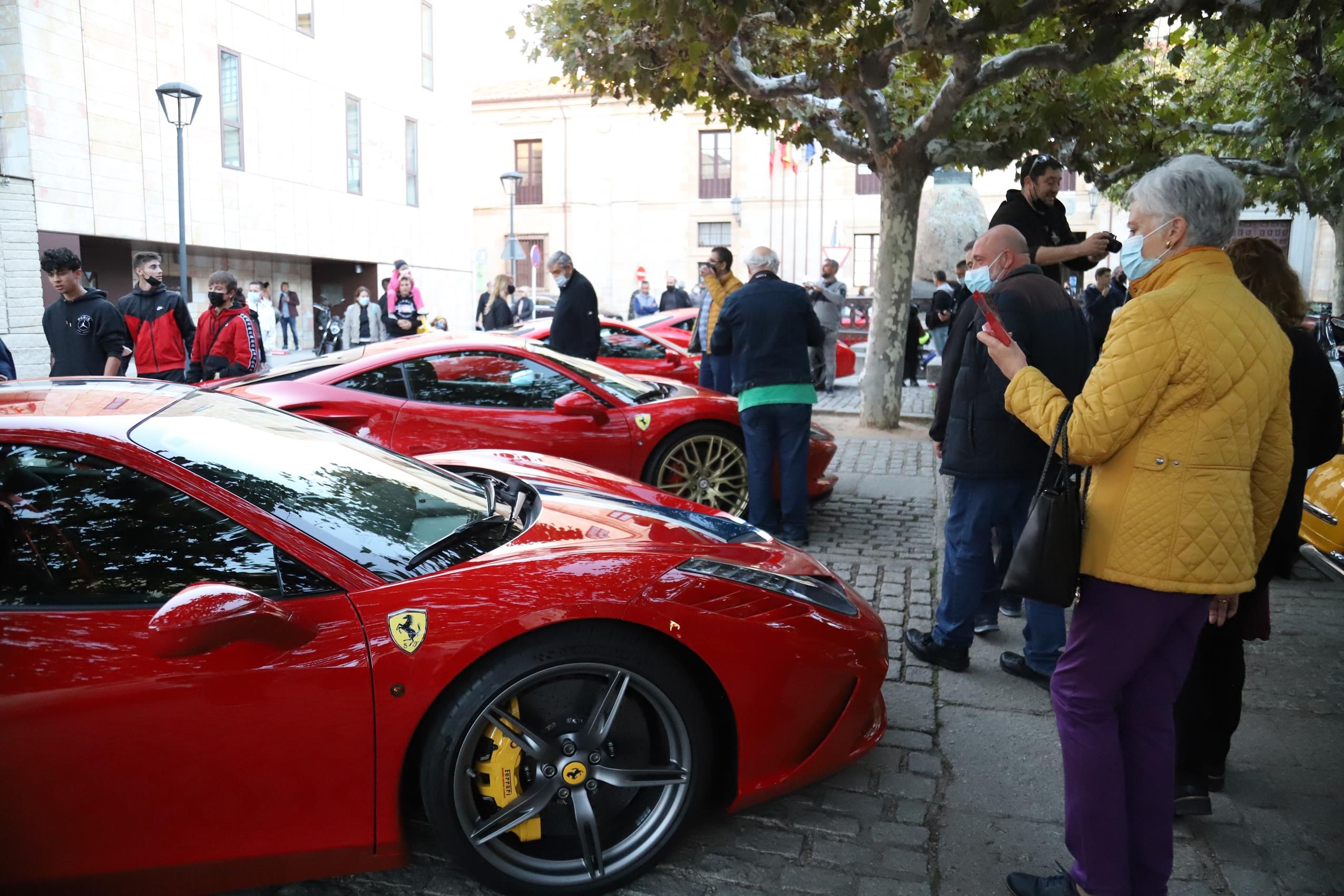 Ferraris y Hondas toman la plaza de Viriato de Zamora