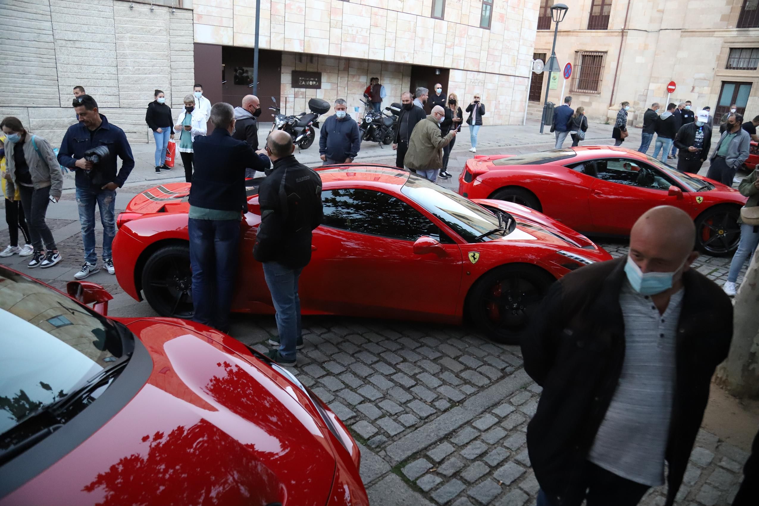 Ferraris y Hondas toman la plaza de Viriato de Zamora