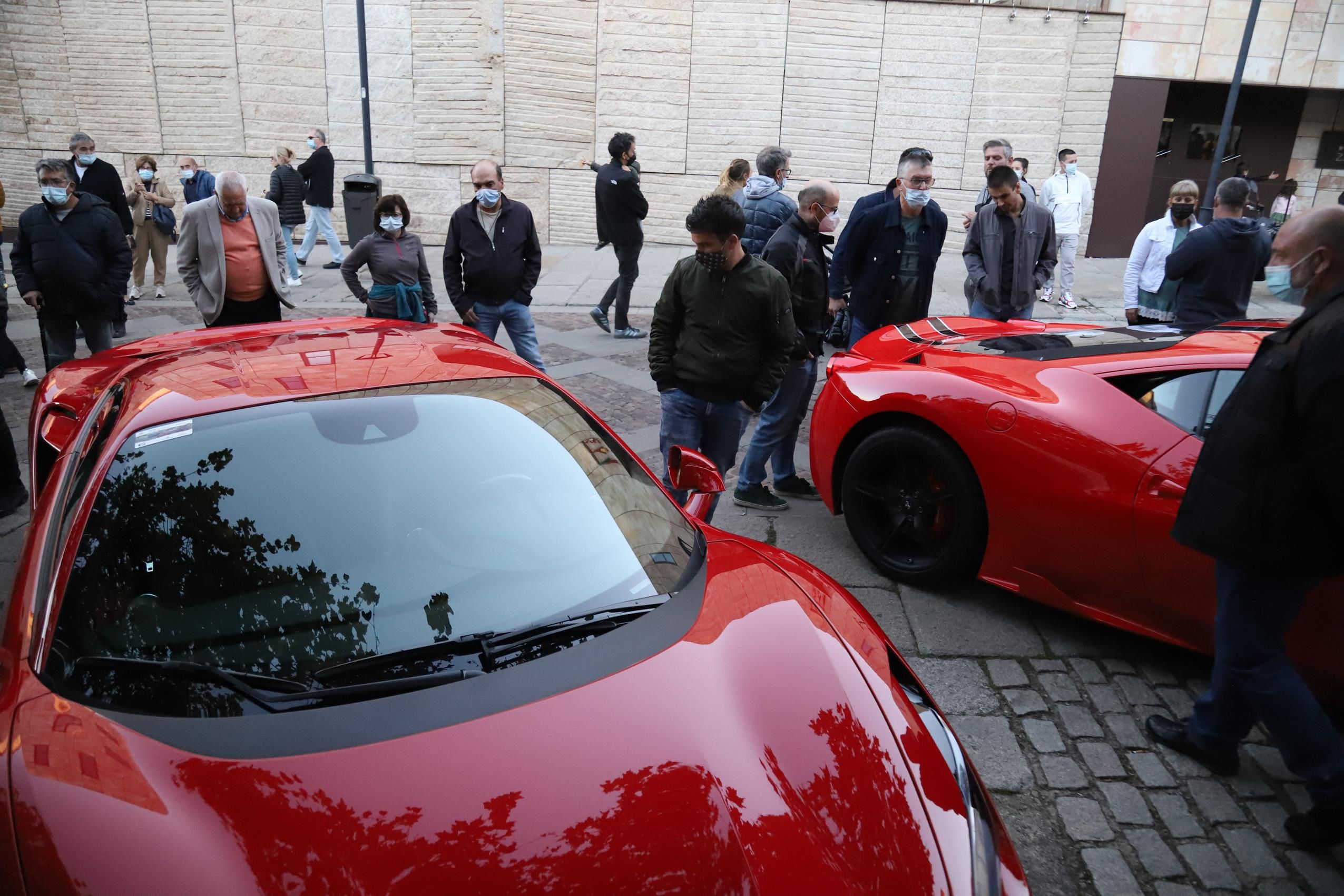 Ferraris y Hondas toman la plaza de Viriato de Zamora