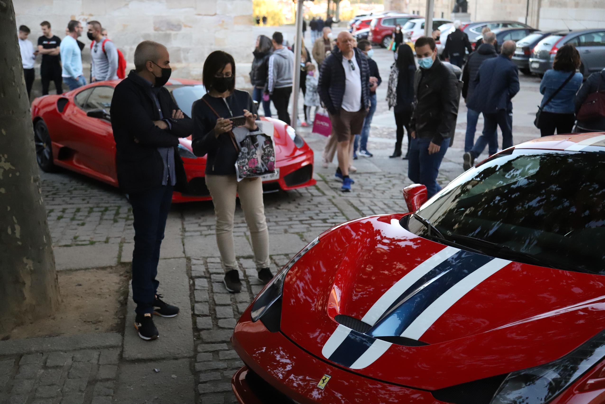 Ferraris y Hondas toman la plaza de Viriato de Zamora