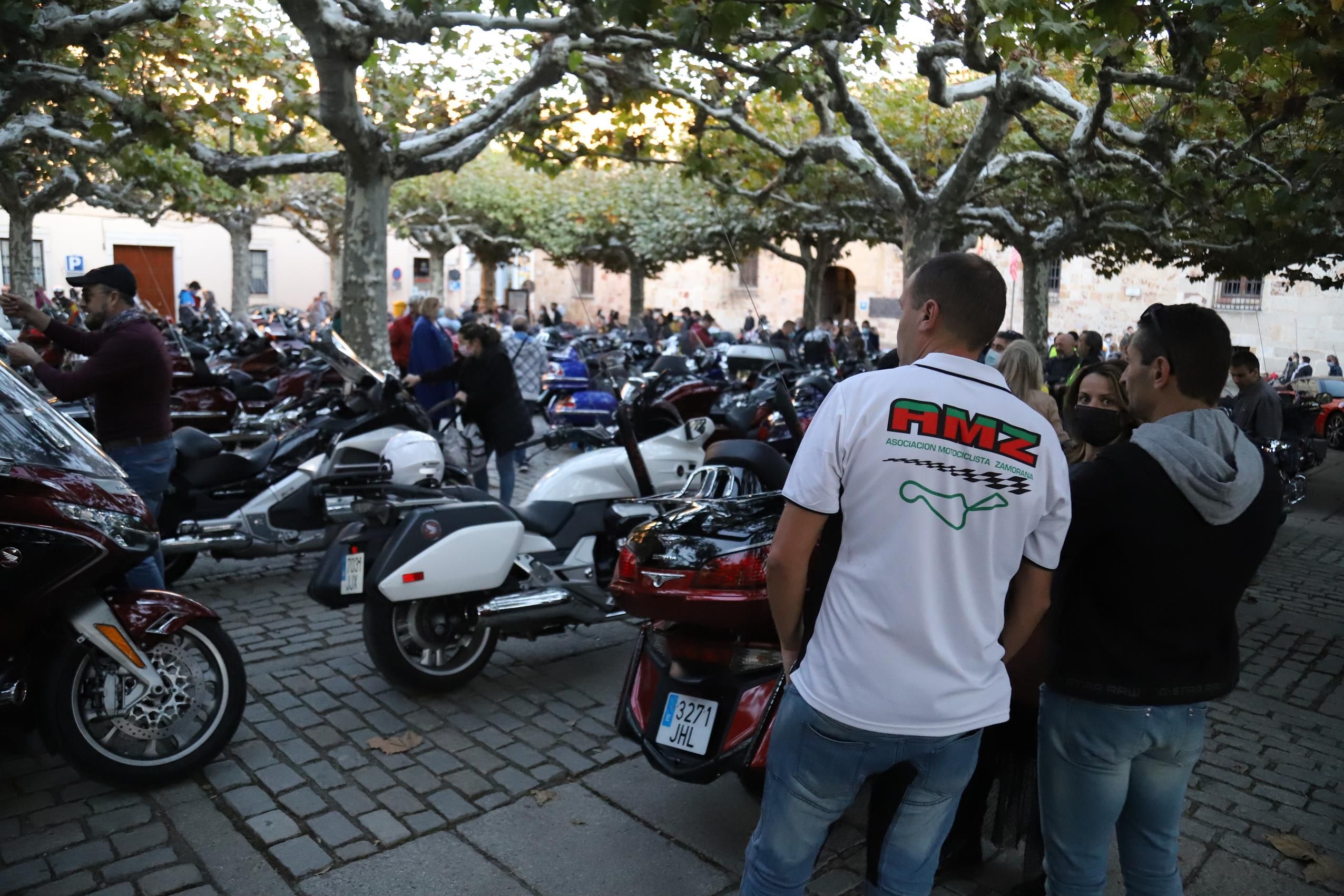 Ferraris y Hondas toman la plaza de Viriato de Zamora