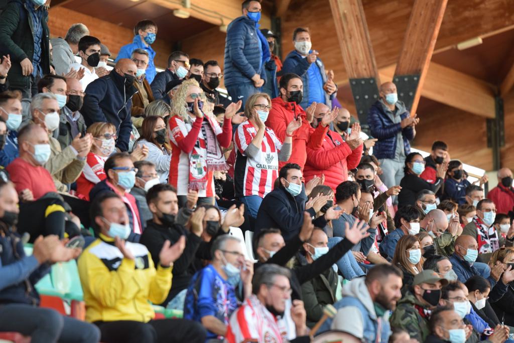 La afición del Zamora celebra el gol