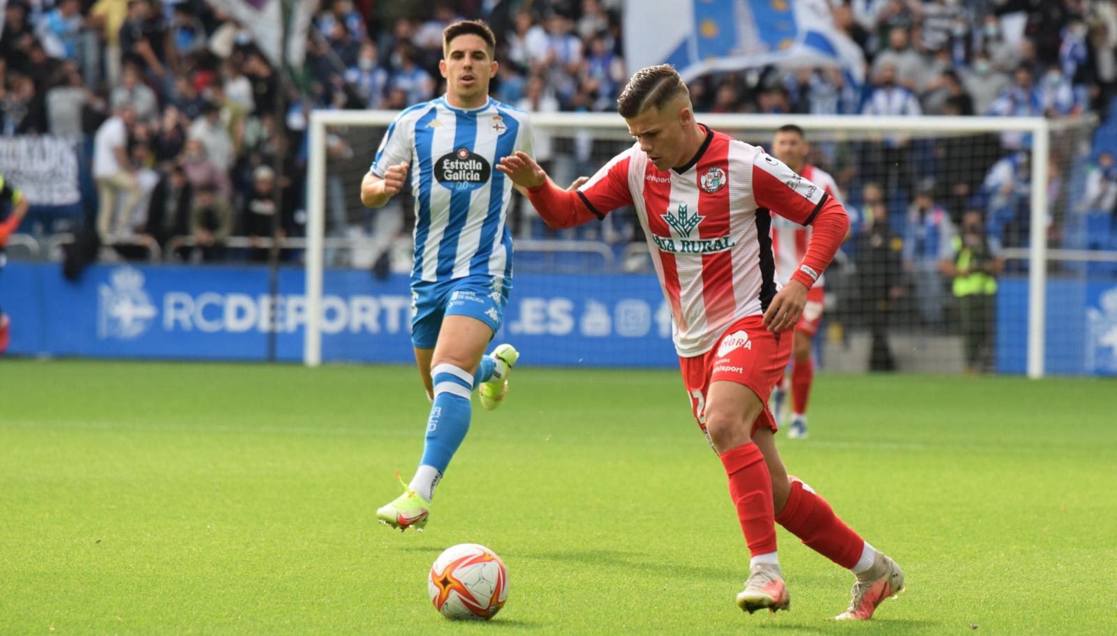 Kepa conduce el balón en el partido ante el Deportivo de La Coruña