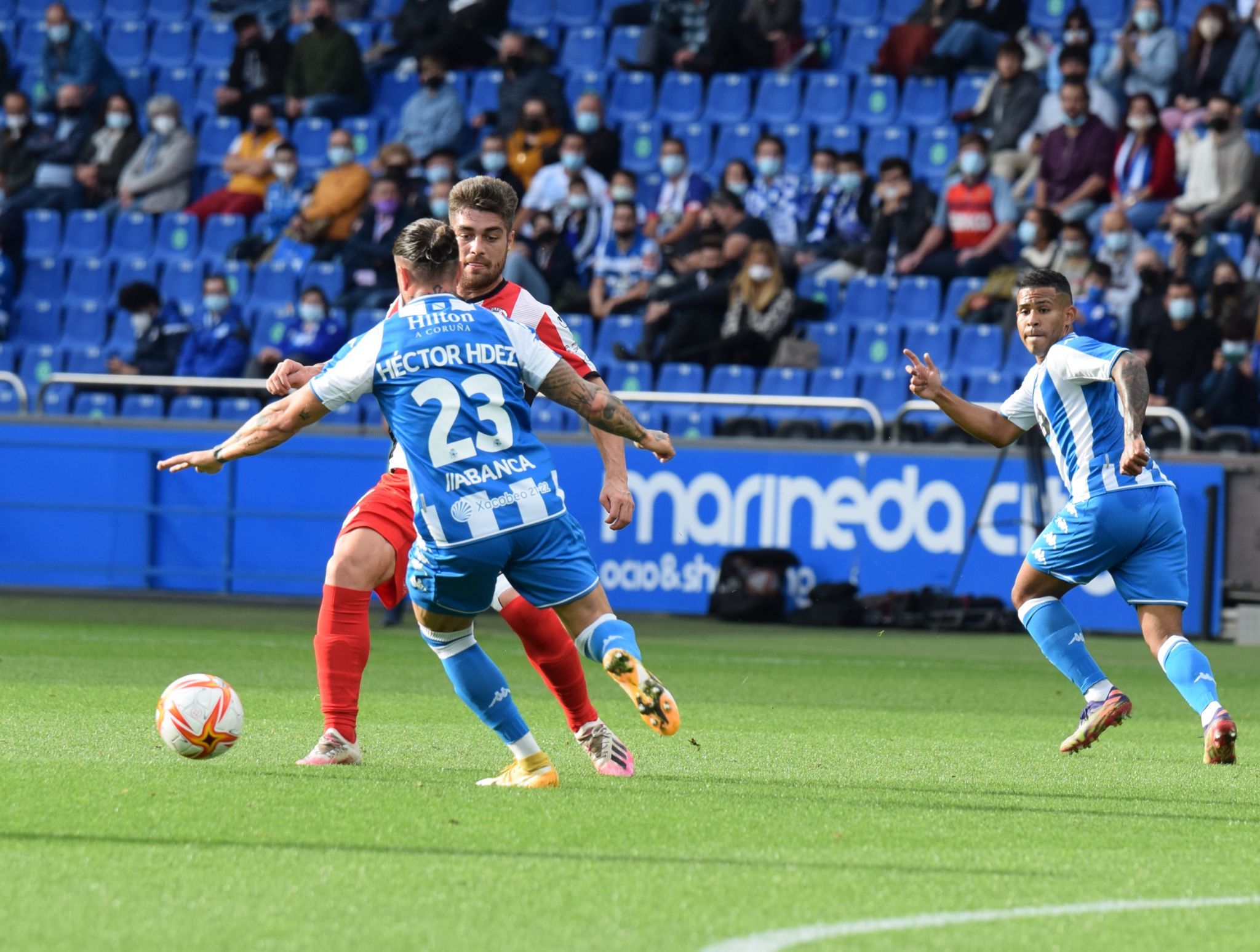 Juanan en un momento del encuentro frente al Deportivo de La Coruña