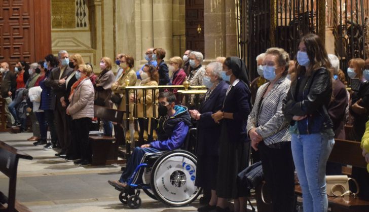 Laicos en una celebración en la catedral