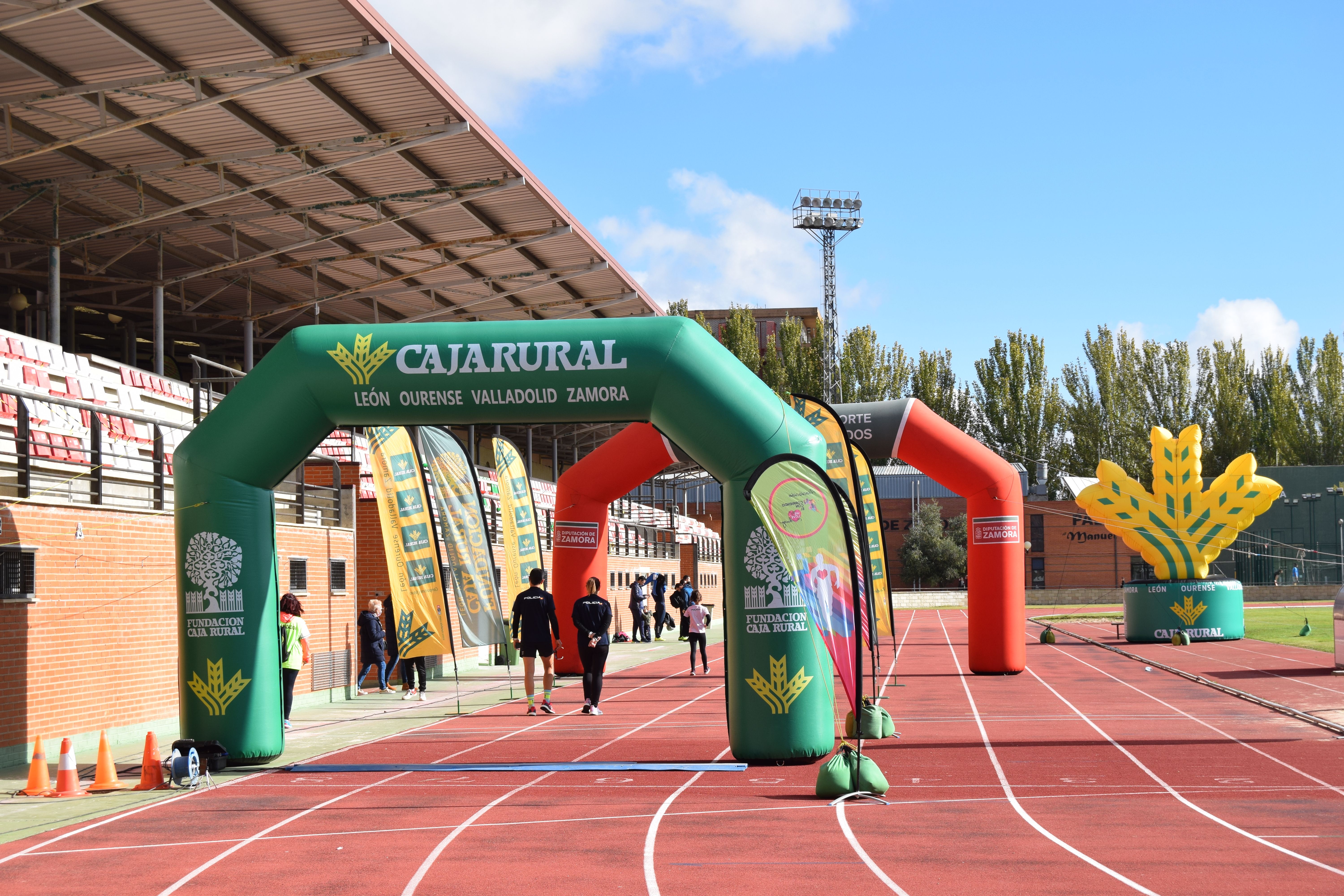 Gaspar Cadenas comienza las '24 horas por Hugo' en la Ciudad Deportiva