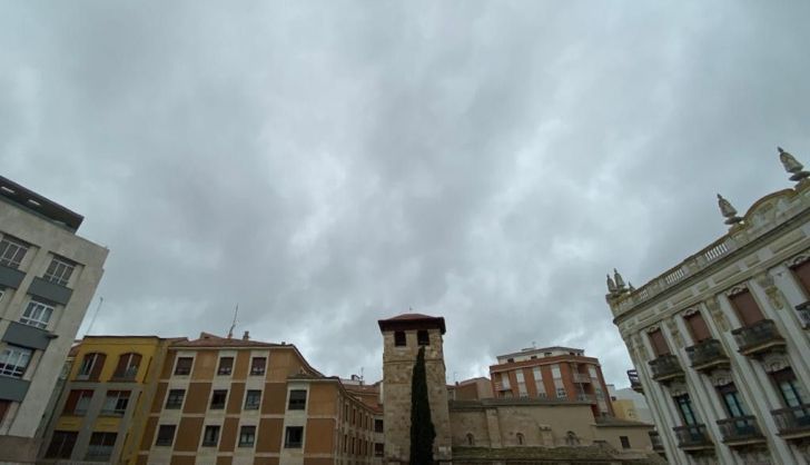 Las nubes serán las protagonistas del tiempo este domingo. Archivo.