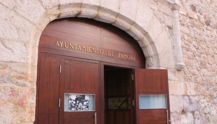 Entrada de La Alhóndiga. Archivo.