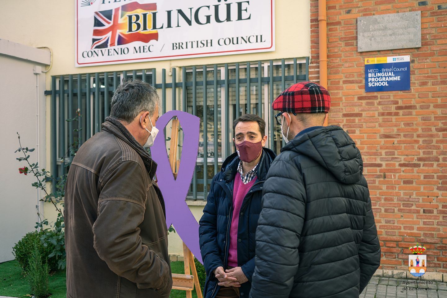 El Ayuntamiento de Benavente participa en la celebración del 25-N en el IES León Felipe