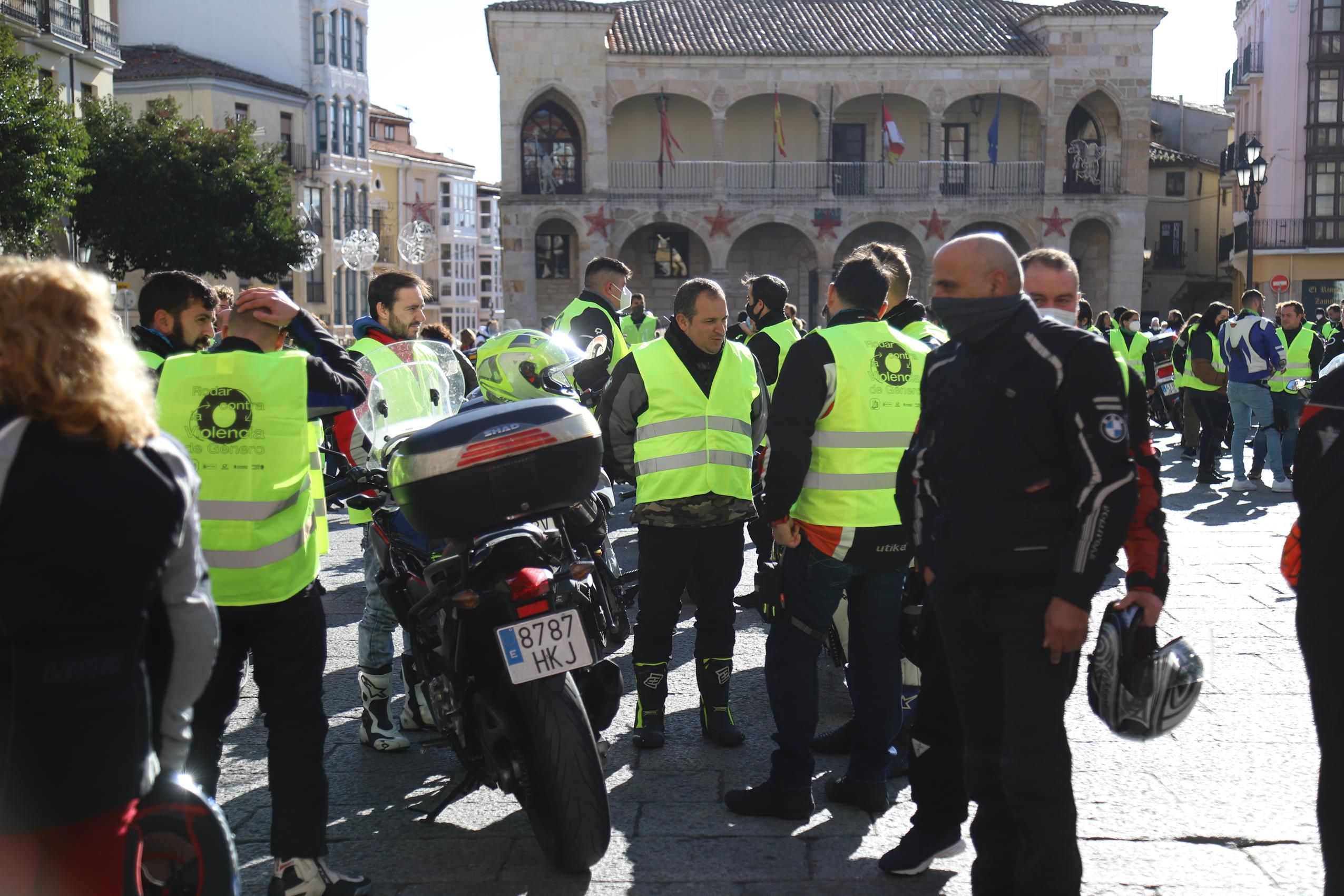 Marcha motera en Zamora contra la violencia de género 