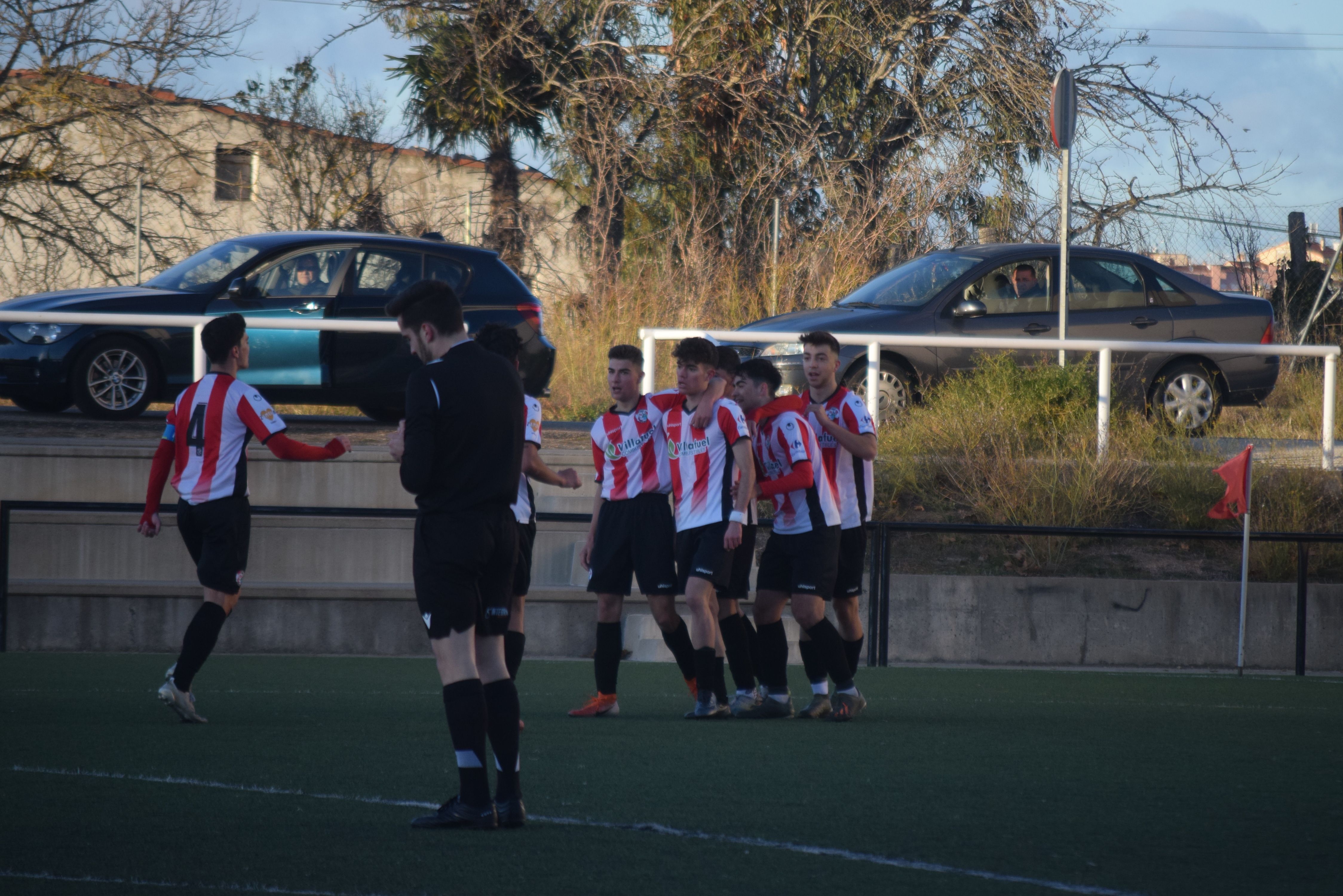 Los jugadores del Zamora juvenil celebran el gol