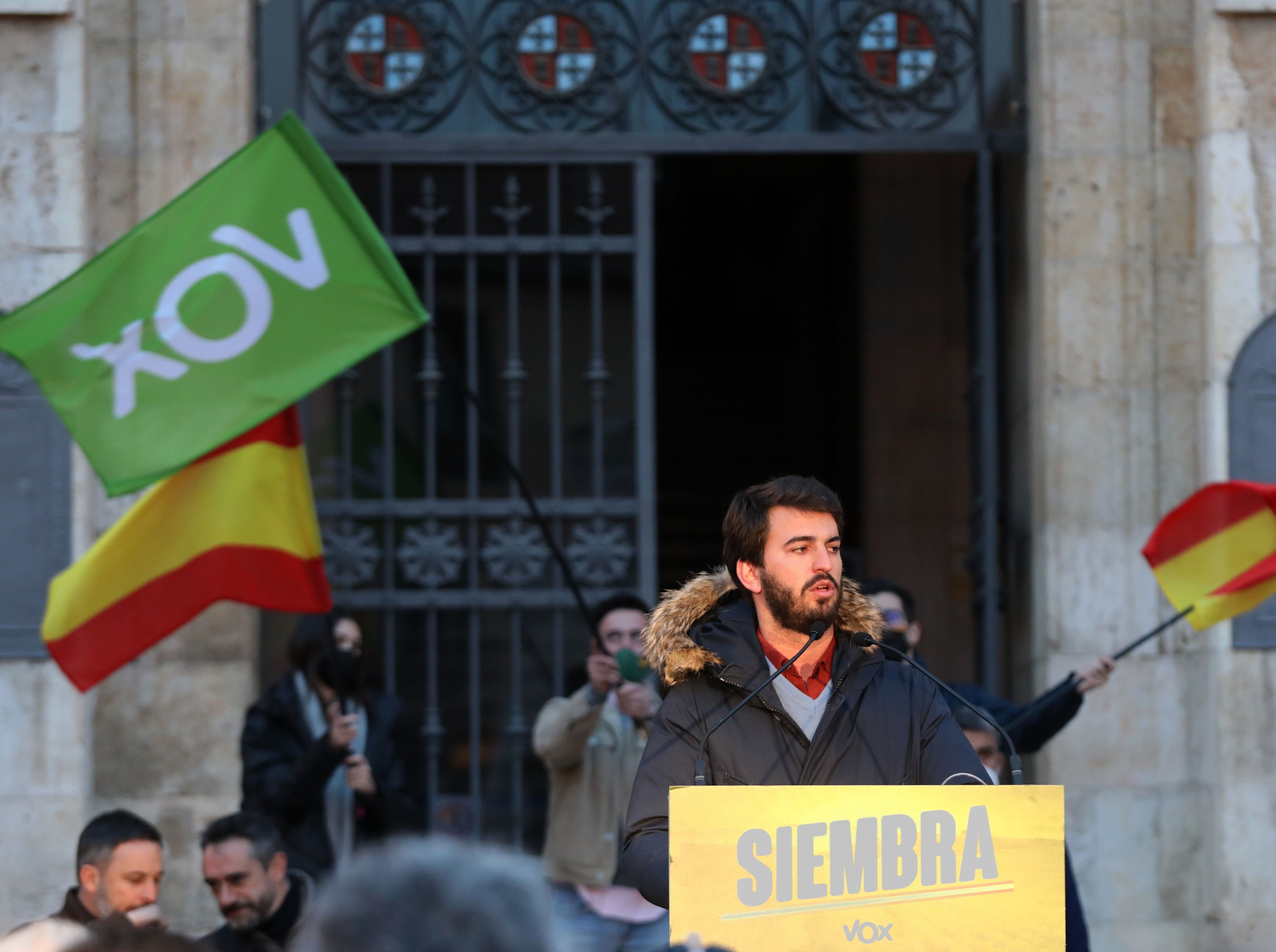 Intervención de Juan García-Gallardo durante un acto de campaña