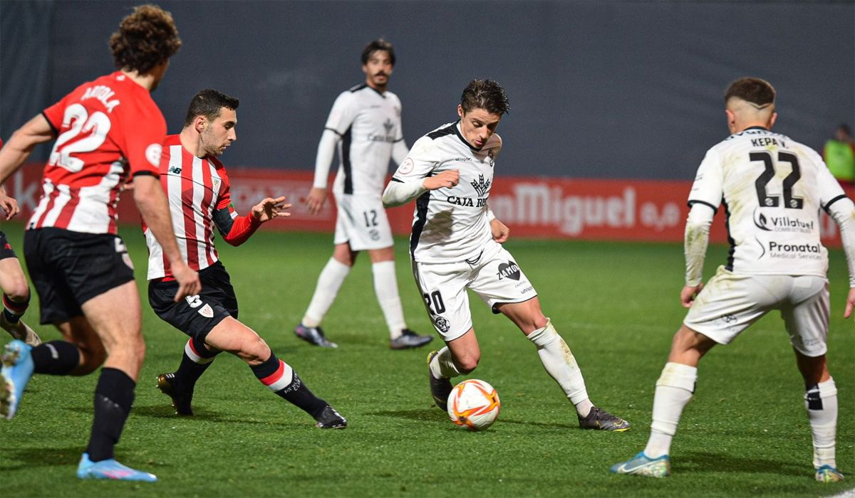 Luque durante el partido ante el Athletic B