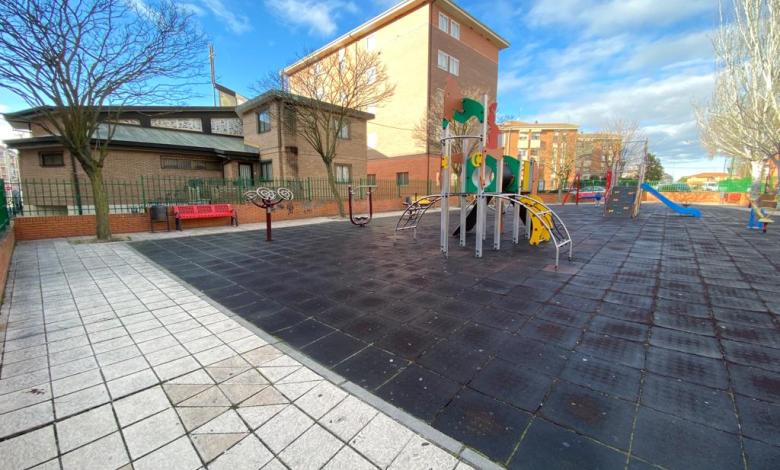 Parque infantil en el Barrio las Malvinas. Benavente Digital