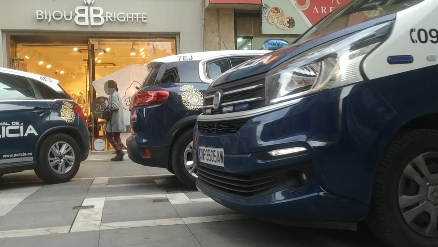 Policía Nacional esta tarde en Santa Clara (1)