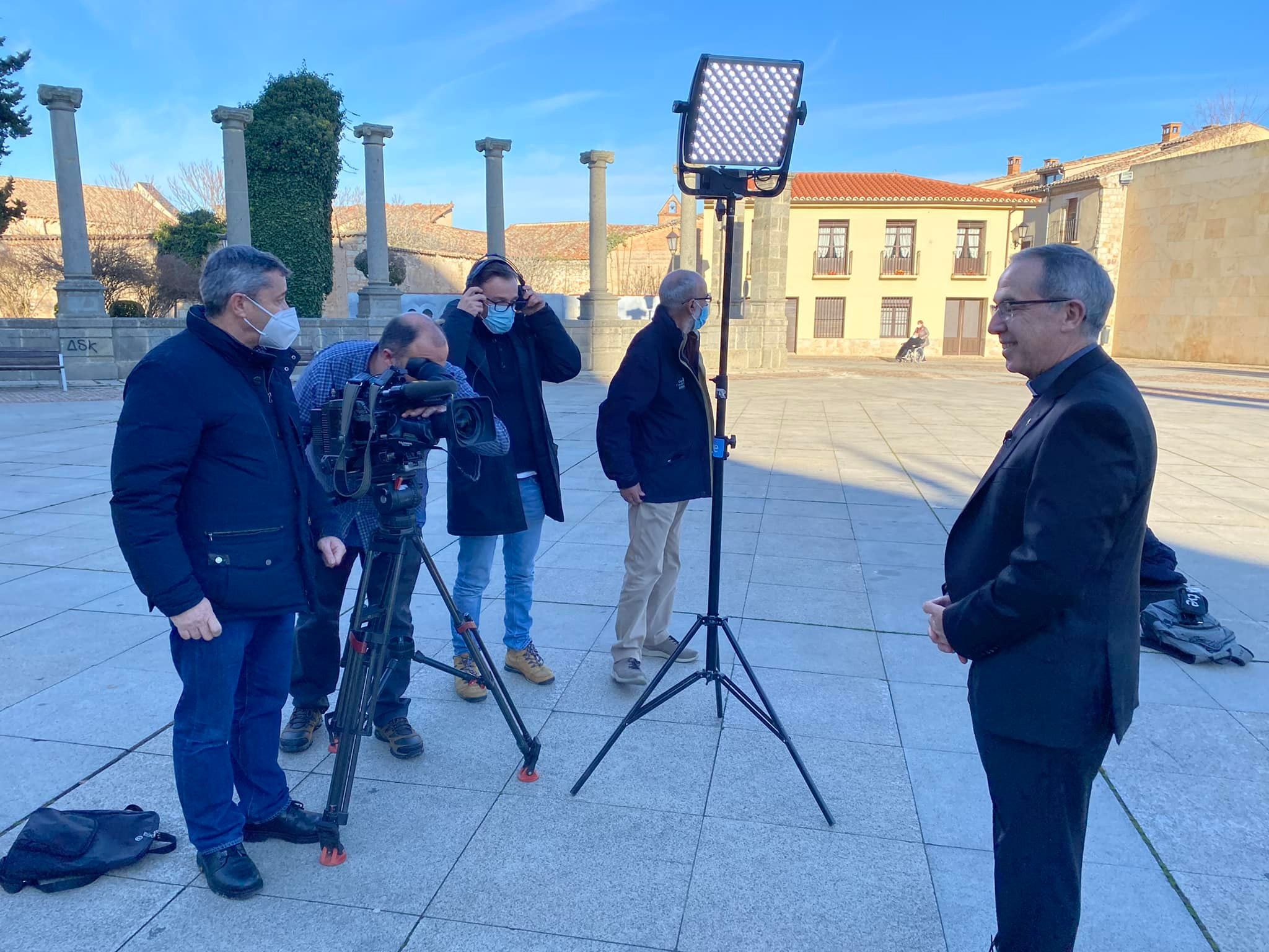 Fernando Valera atiende a TVE a las puertas de la SEO