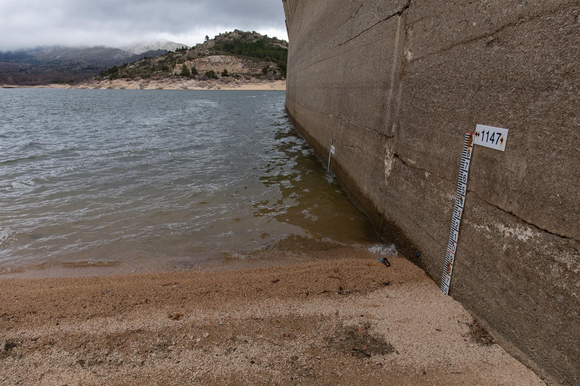 Medidas en la presa del embalse de Navacerrada EP