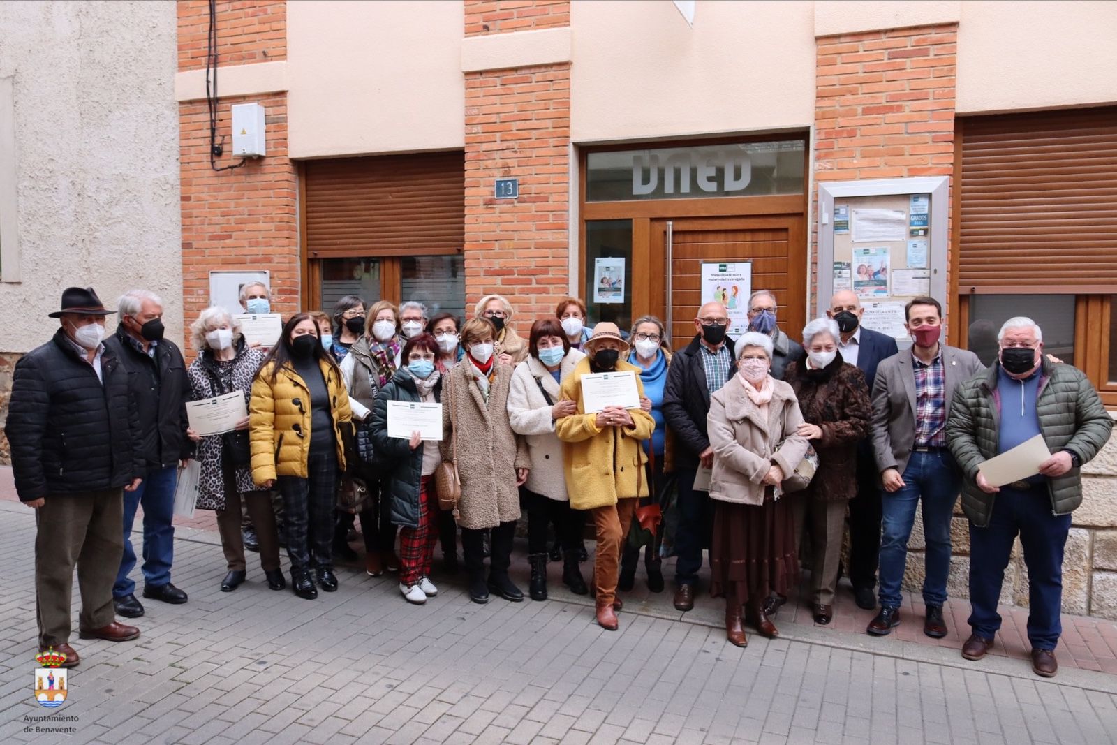 Los alumnos de la UNED Senior del centro de Benavente cierran el primer semestre con la entrega de diplomas