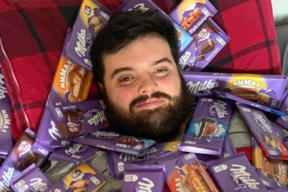 El streamer Ibai en una promoción de tabletas de chocolate.