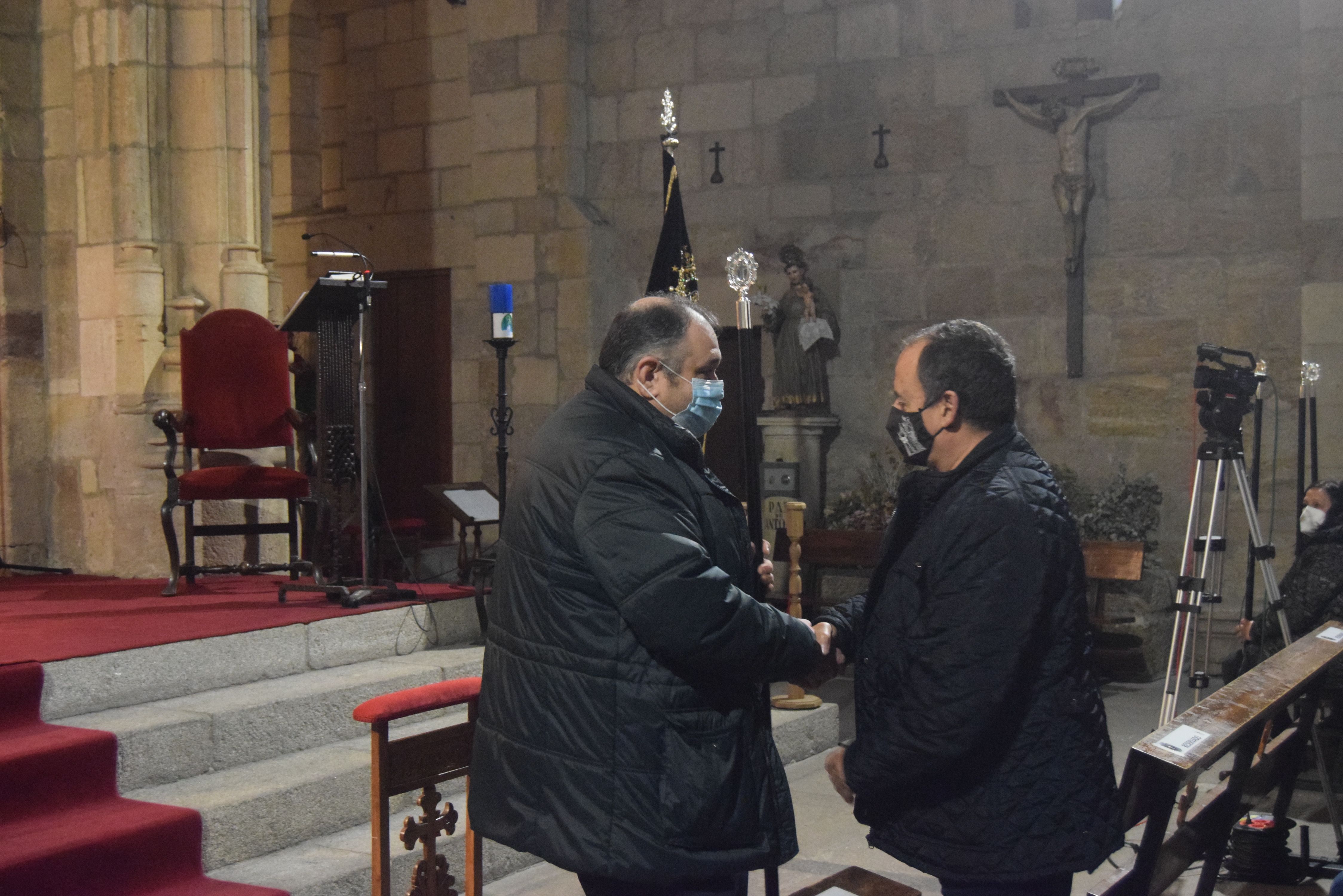 Entrega de varas a los mayordomos de Jesús Nazareno