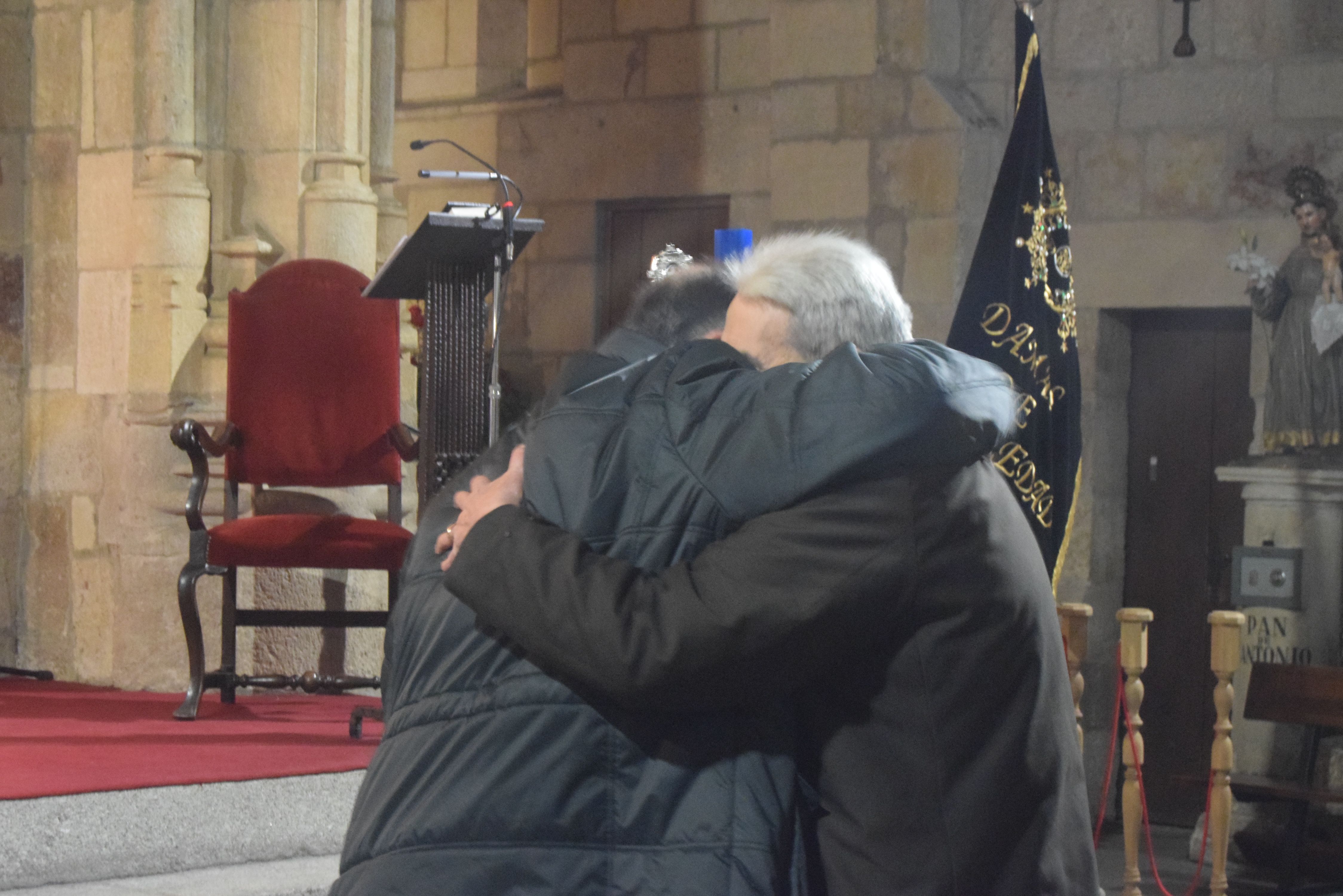 Entrega de varas a los mayordomos de Jesús Nazareno