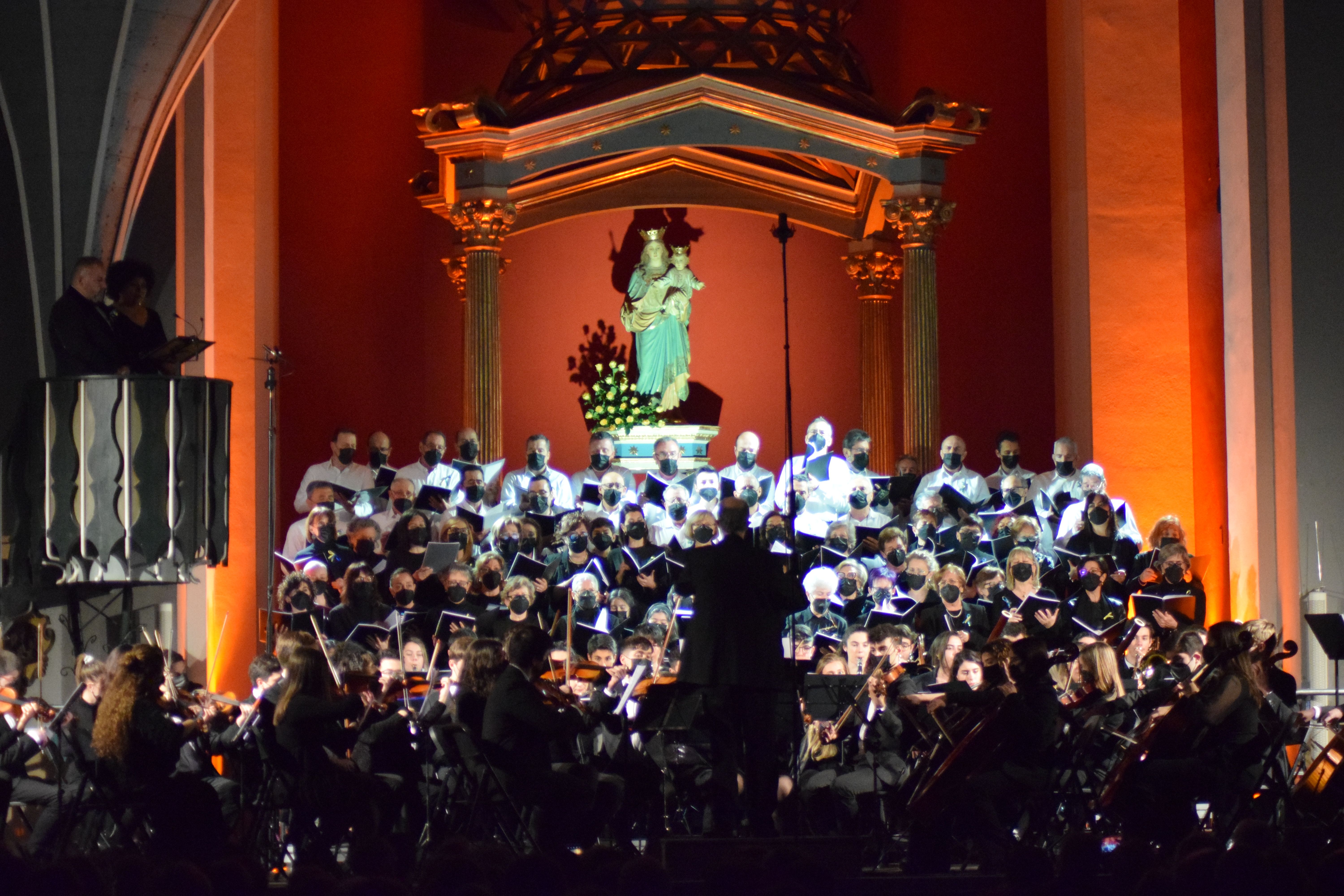 El concierto jubilar llena la iglesia de María Auxiliadora